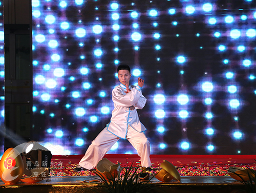 8太极拳+舞剑表演-(2).jpg